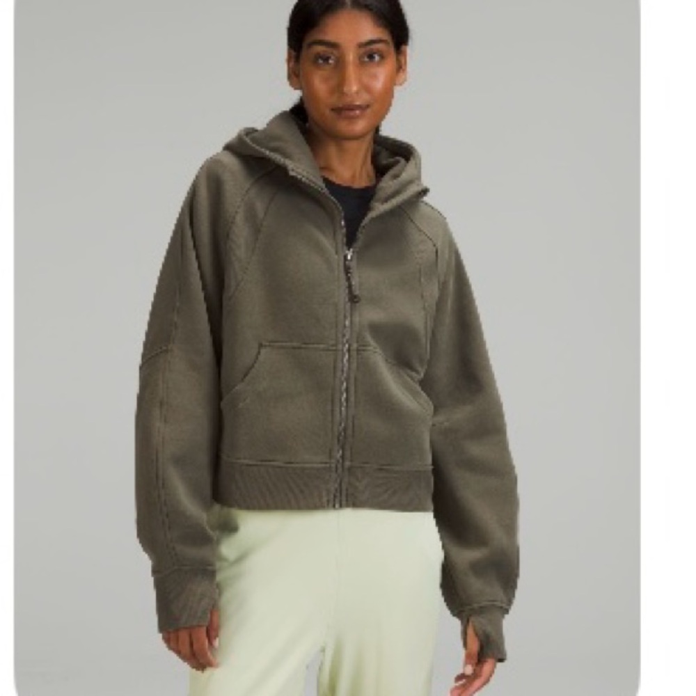 Lululemon Scuba Oversized Full Zip
Army Green
Size XS/S